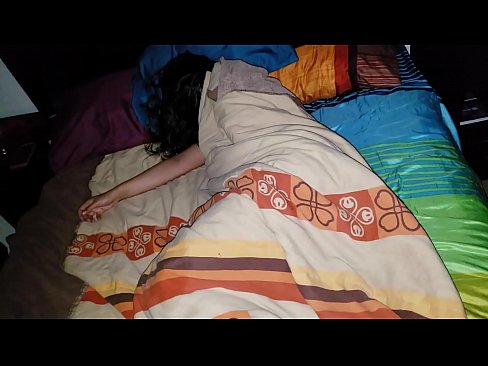 ❤️ El fillastre renya la seva jove madrastra mentre dorm. ❌ Porno a nosaltres ca.pornoincest.ru